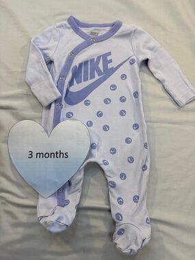 Nike - long sleeve footed convertible sleeper/jumpsuit/romper. Size 3 mo…
